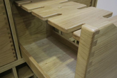 Dovetail drawer for wine glass