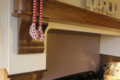 Walnut Mantle Corbal