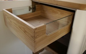 glass-sided-oak-dovetail-1